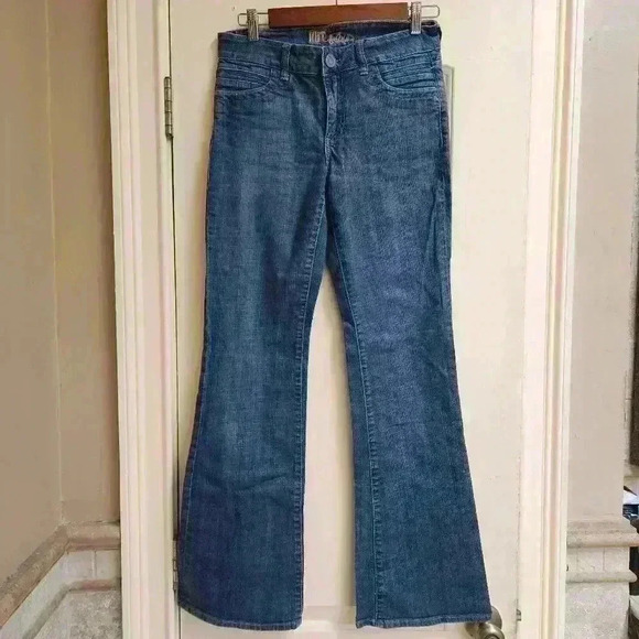 P2001 Kut the flared medium wash jeans size 4 - Picture 2 of 7